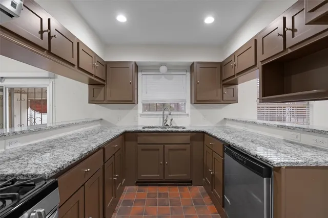 $525,000 | 1731 Hillcrest Lane, Austin, TX 78721