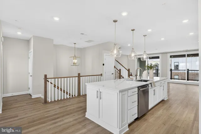 $3,895 | 21791 Express Terrace, Ashburn, VA 20147