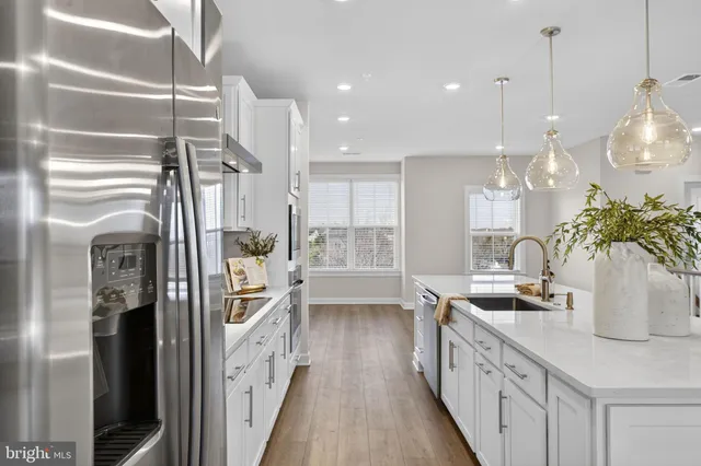 $3,895 | 21791 Express Terrace, Ashburn, VA 20147