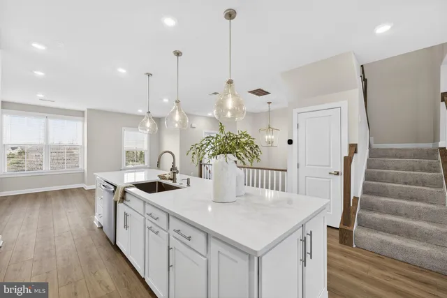 $3,895 | 21791 Express Terrace, Ashburn, VA 20147