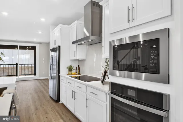 $3,895 | 21791 Express Terrace, Ashburn, VA 20147