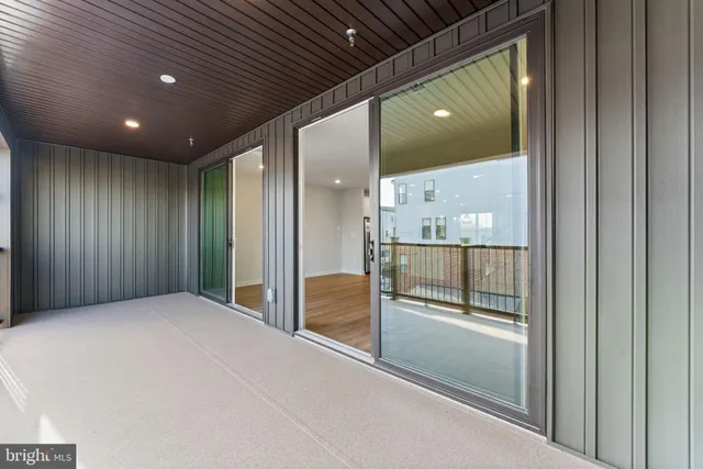 $3,895 | 21791 Express Terrace, Ashburn, VA 20147