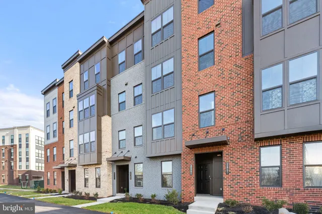 $3,895 | 21791 Express Terrace, Ashburn, VA 20147