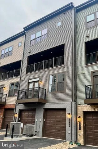 $3,895 | 21791 Express Terrace, Ashburn, VA 20147