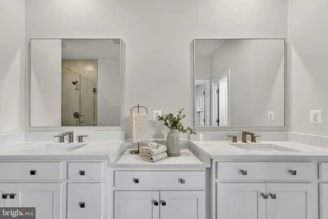 $3,895 | 21791 Express Terrace, Ashburn, VA 20147