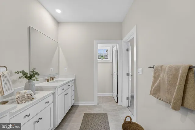 $3,895 | 21791 Express Terrace, Ashburn, VA 20147