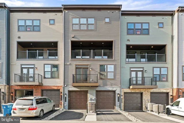 $3,895 | 21791 Express Terrace, Ashburn, VA 20147