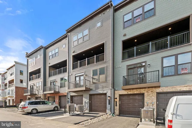 $3,895 | 21791 Express Terrace, Ashburn, VA 20147