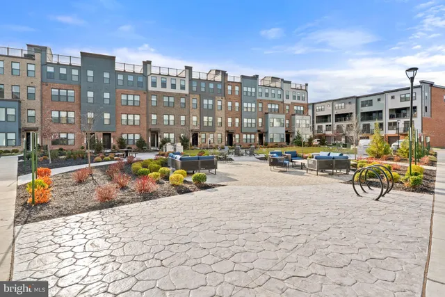 $3,895 | 21791 Express Terrace, Ashburn, VA 20147