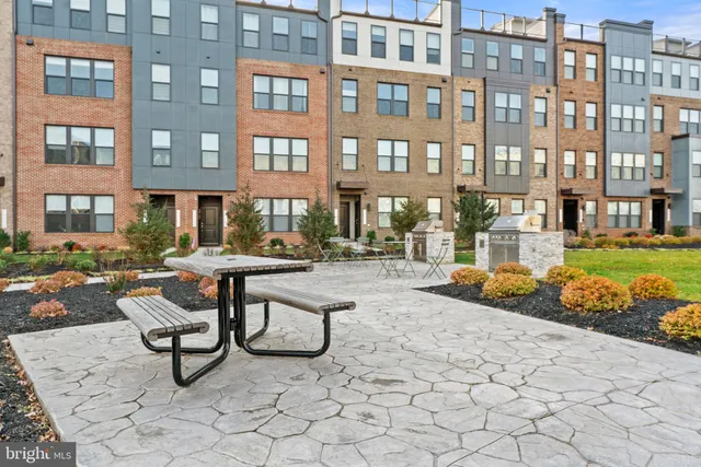 $3,895 | 21791 Express Terrace, Ashburn, VA 20147