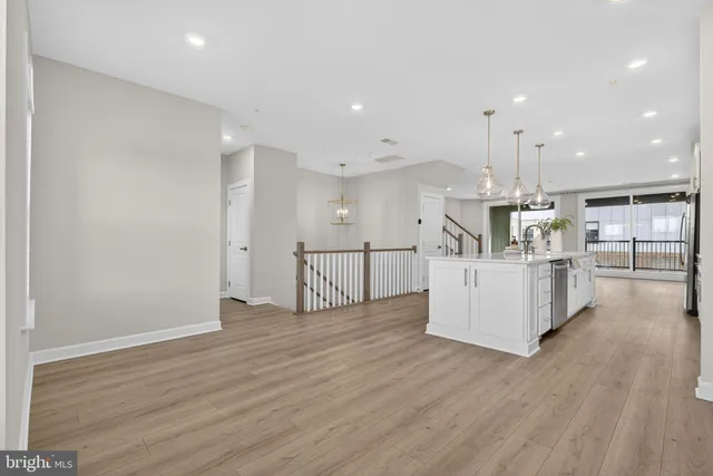 $3,895 | 21791 Express Terrace, Ashburn, VA 20147