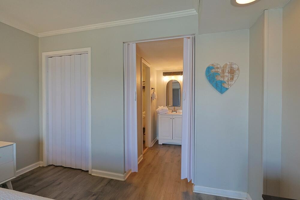 909 Santa Rosa Boulevard, Unit 528 Fort Walton Beach, FL 32548 - Photo 16 of 66 Main Bedroom Bath.1