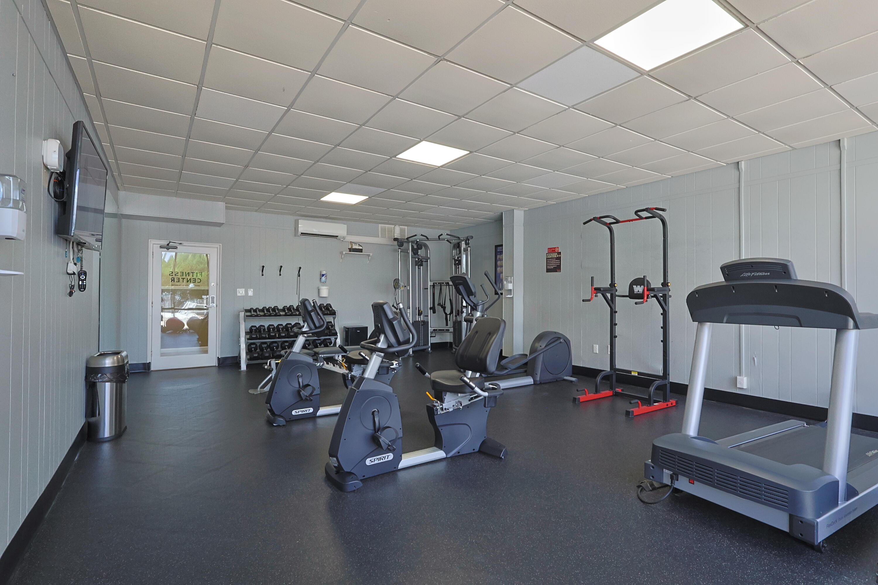 909 Santa Rosa Boulevard, Unit 528 Fort Walton Beach, FL 32548 - Photo 53 of 66 a view of a room with gym equipment