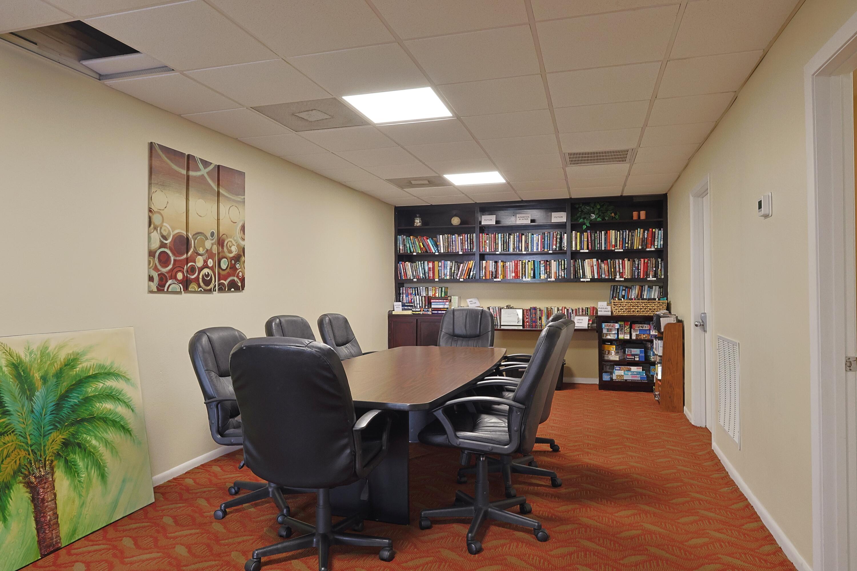 909 Santa Rosa Boulevard, Unit 528 Fort Walton Beach, FL 32548 - Photo 59 of 66 a view of a dining room with furniture