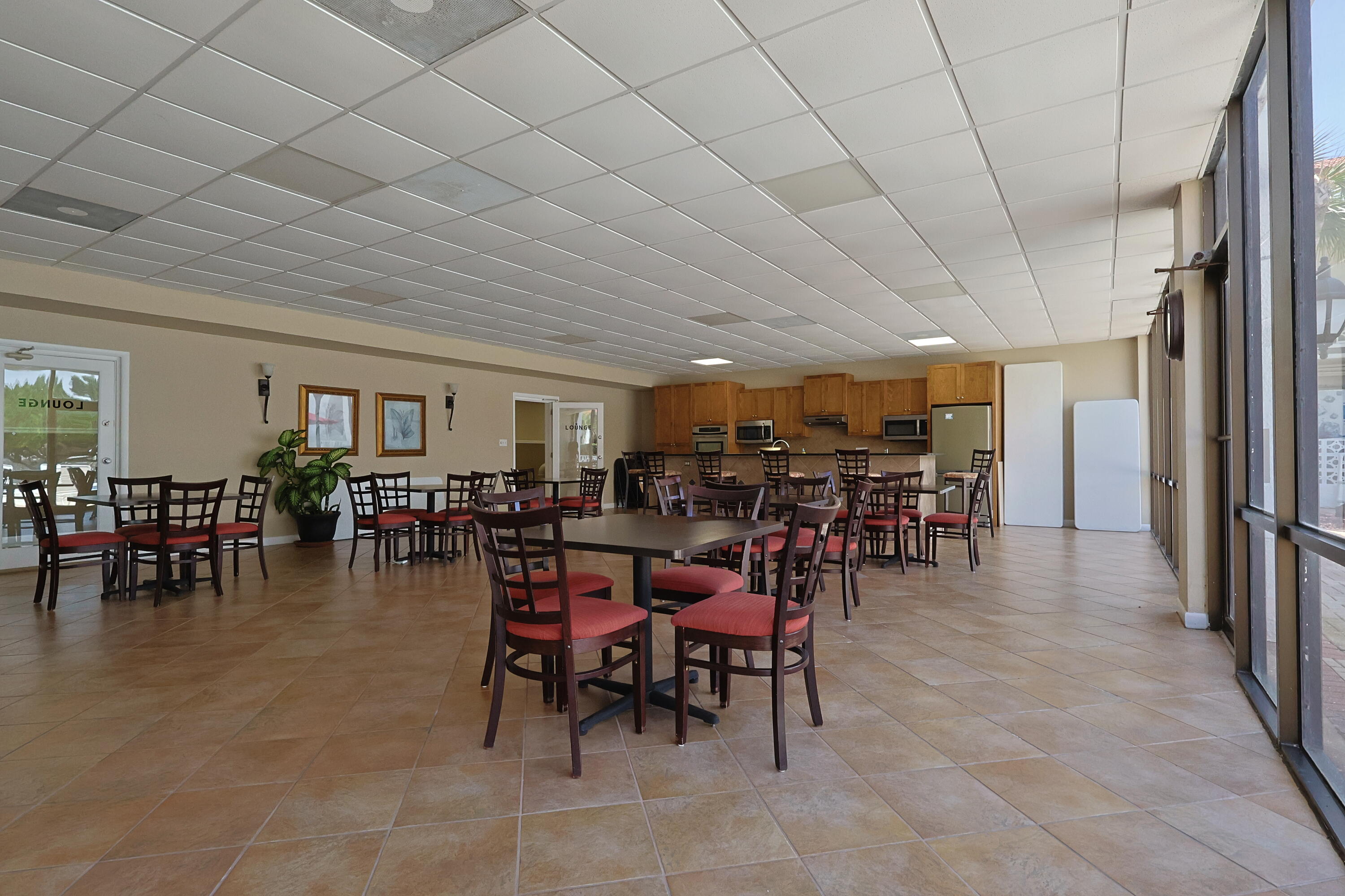 909 Santa Rosa Boulevard, Unit 528 Fort Walton Beach, FL 32548 - Photo 61 of 66 Lounge.2