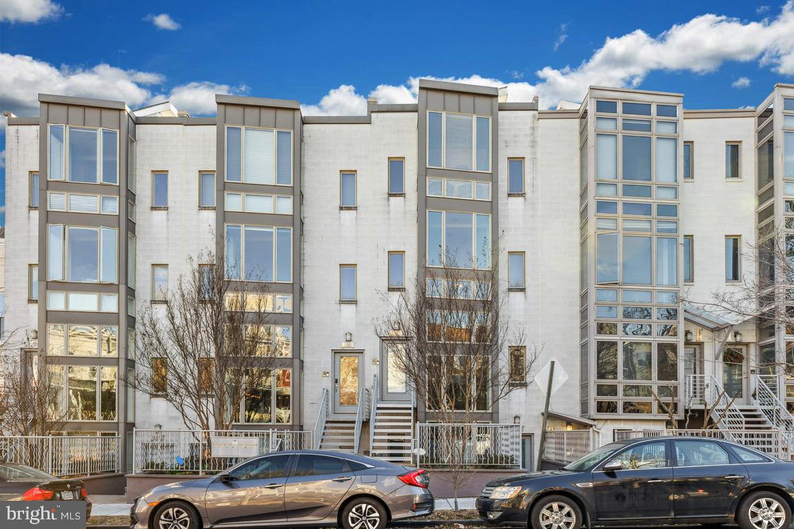 Introducing 223 R Street NE!