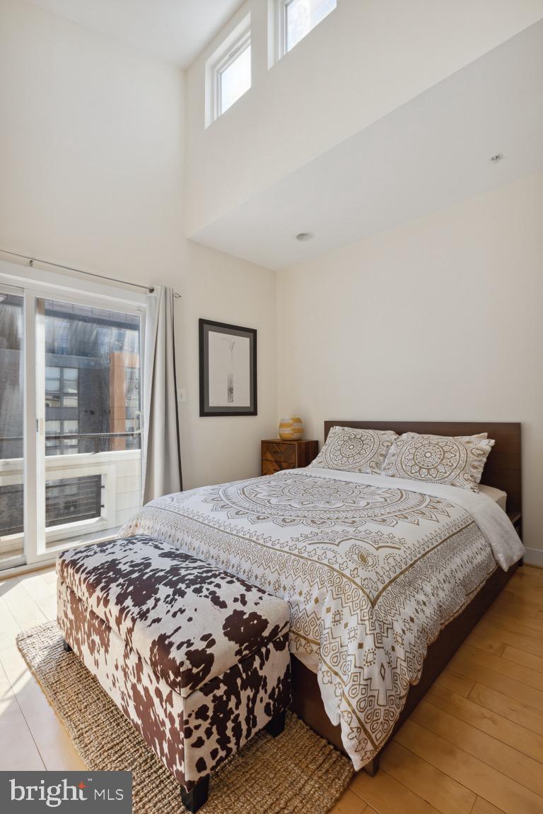 223 R Street Northeast, Unit B Washington, DC 20002 - Photo 25 of 48 High Ceilings - Beautiful Windows - Natural Light