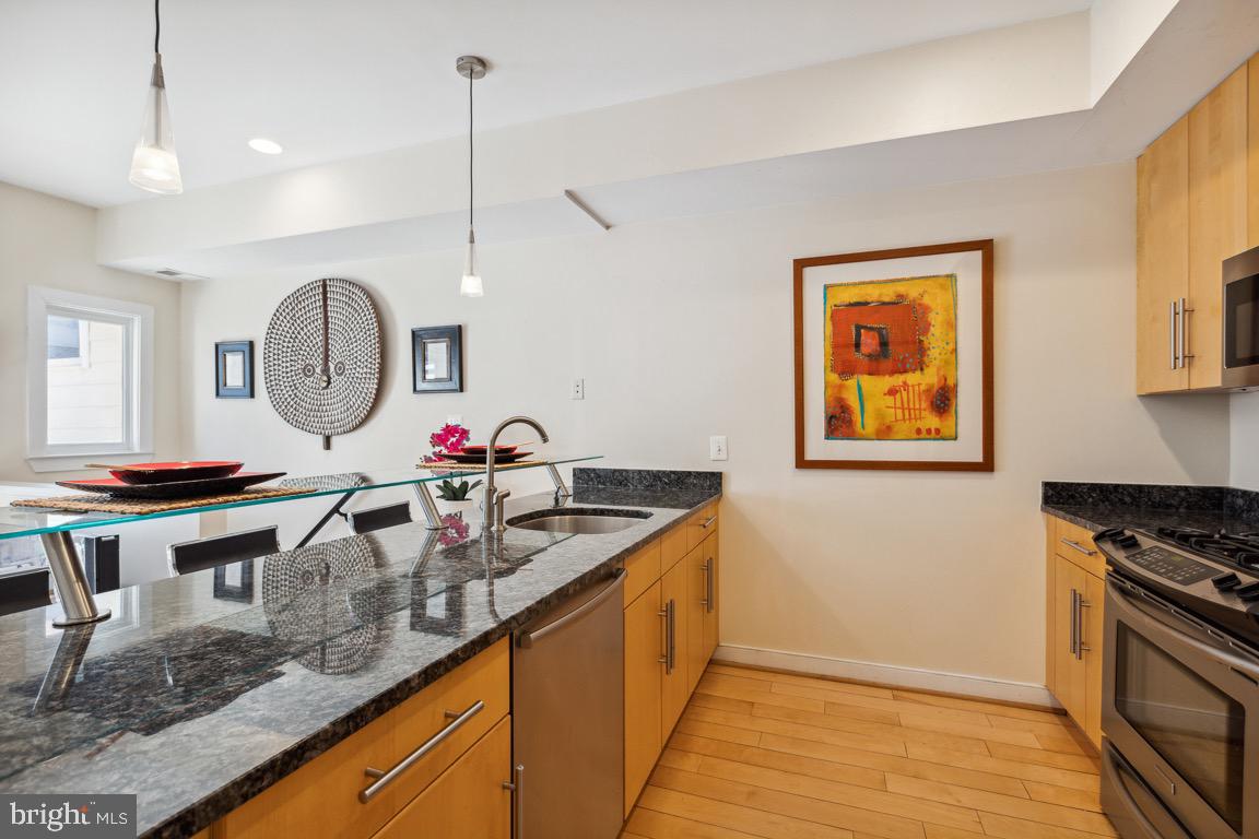 223 R Street Northeast, Unit B Washington, DC 20002 - Photo 9 of 48 Contemporary Kitchen
