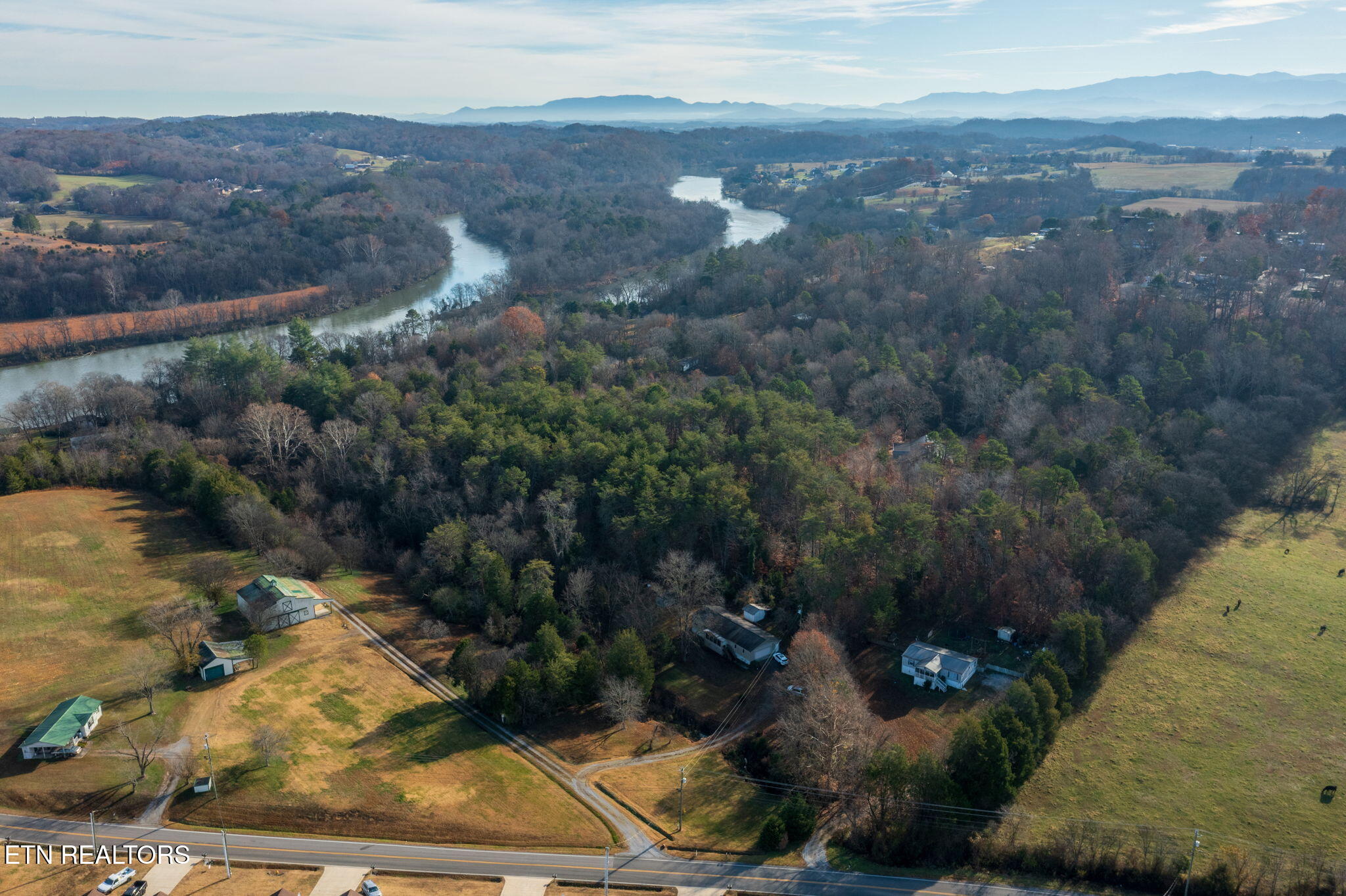 1689 McCleary Bend Road Sevierville, TN 37876 - Photo 34 of 45 homesandvideos aerials-13671