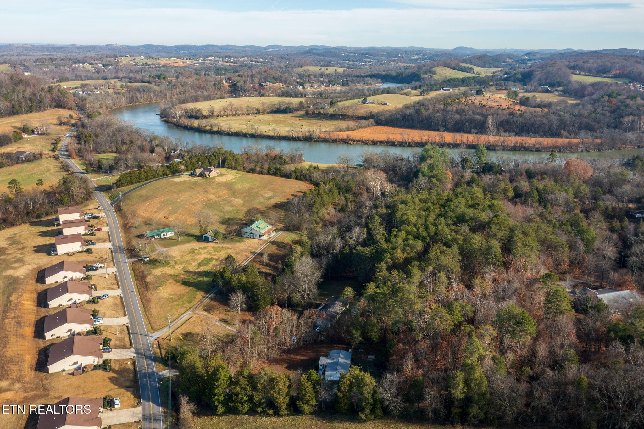 1689 McCleary Bend Road Sevierville, TN 37876 - Photo 37 of 45 homesandvideos aerials-13674
