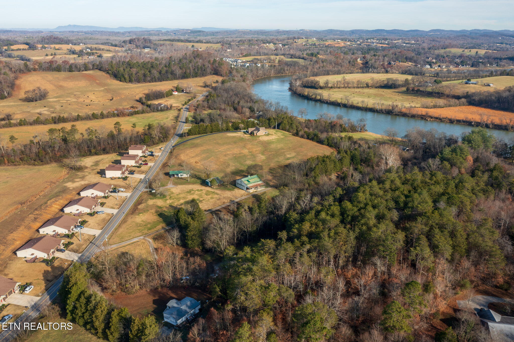 1689 McCleary Bend Road Sevierville, TN 37876 - Photo 38 of 45 homesandvideos aerials-13675