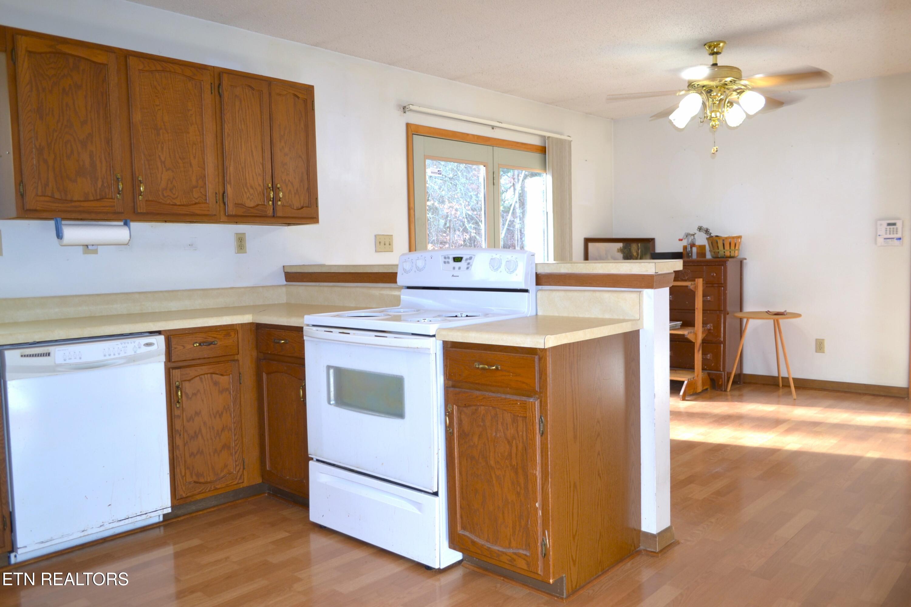 1689 McCleary Bend Road Sevierville, TN 37876 - Photo 10 of 45 DSC_0005