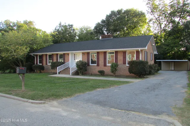 $245,000 | 114 Eastover Avenue, Clinton, NC 28328