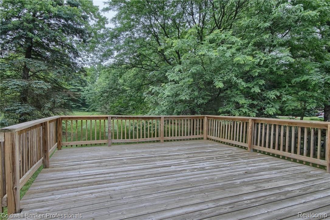 7329 Merritt Road Ypsilanti, MI 48197 - Photo 34 of 37 Deck.jpg