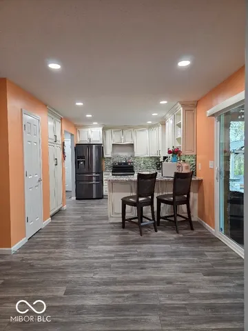 $709,900 | 18080 State Road 46, Hope, IN 47246