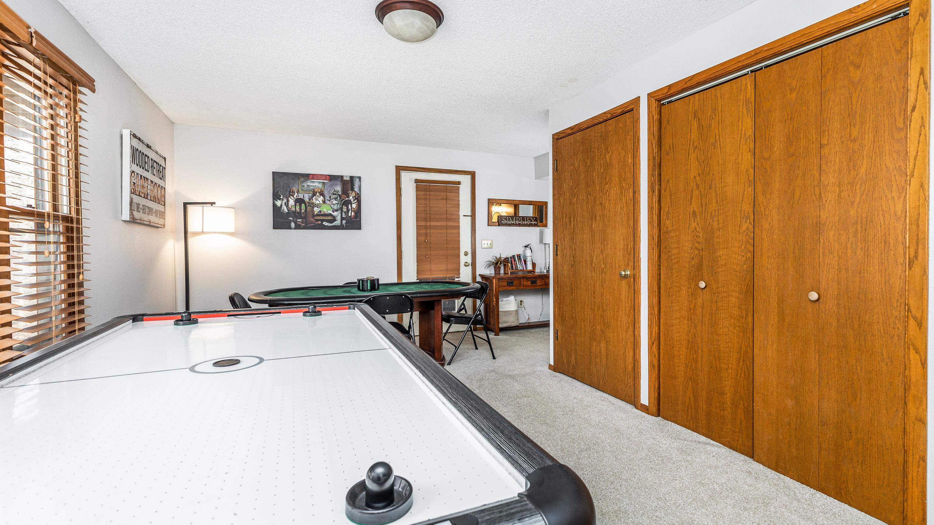 7 Colony Lane Galena, IL 61036 - Photo 23 of 36 a very nice looking room with a large window