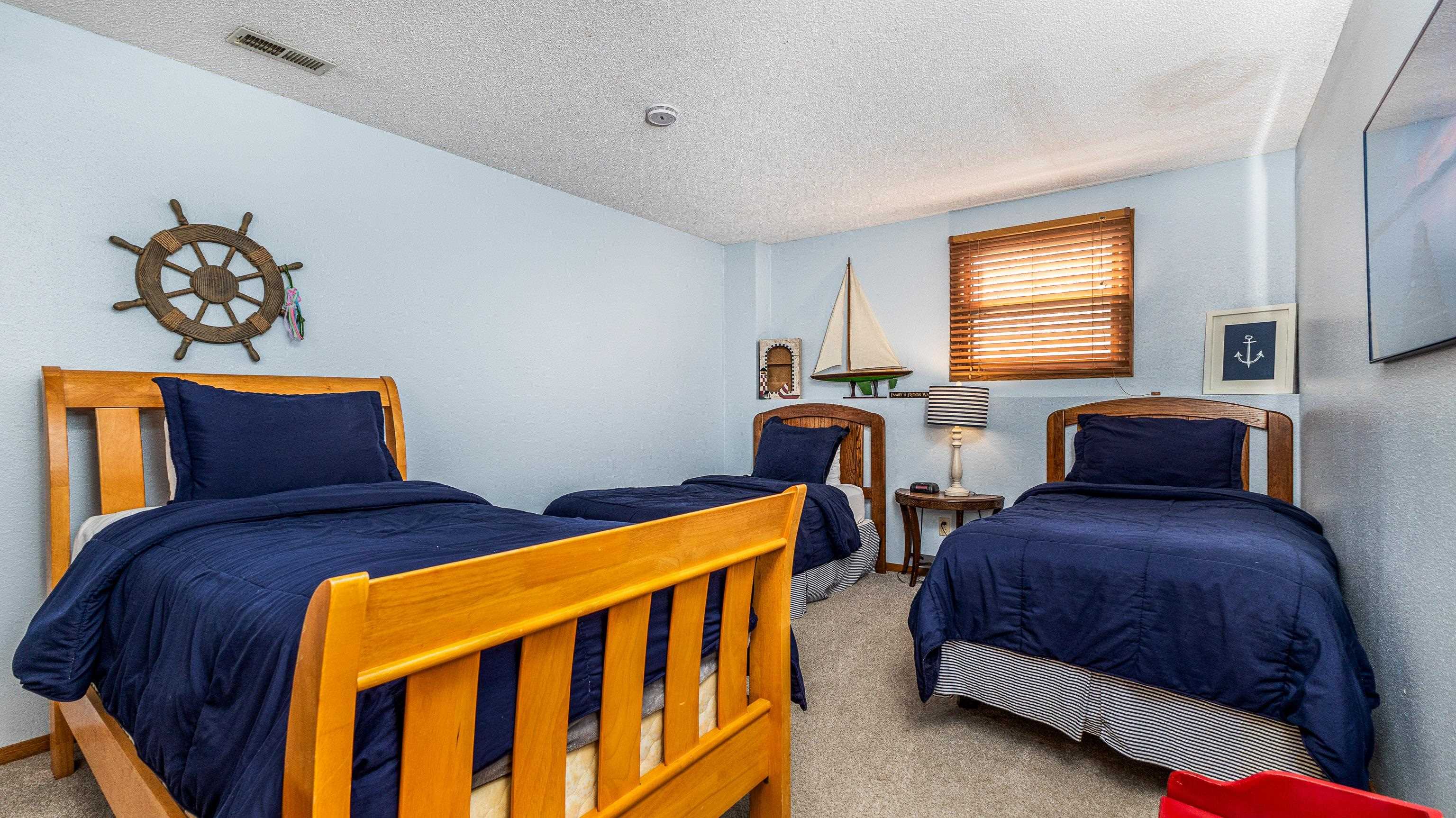 7 Colony Lane Galena, IL 61036 - Photo 24 of 36 a bedroom with two beds and a window