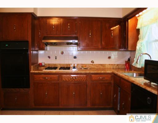 3 Glover Road East Brunswick, NJ 08850 - Photo 5 of 10 Gallery Image 5