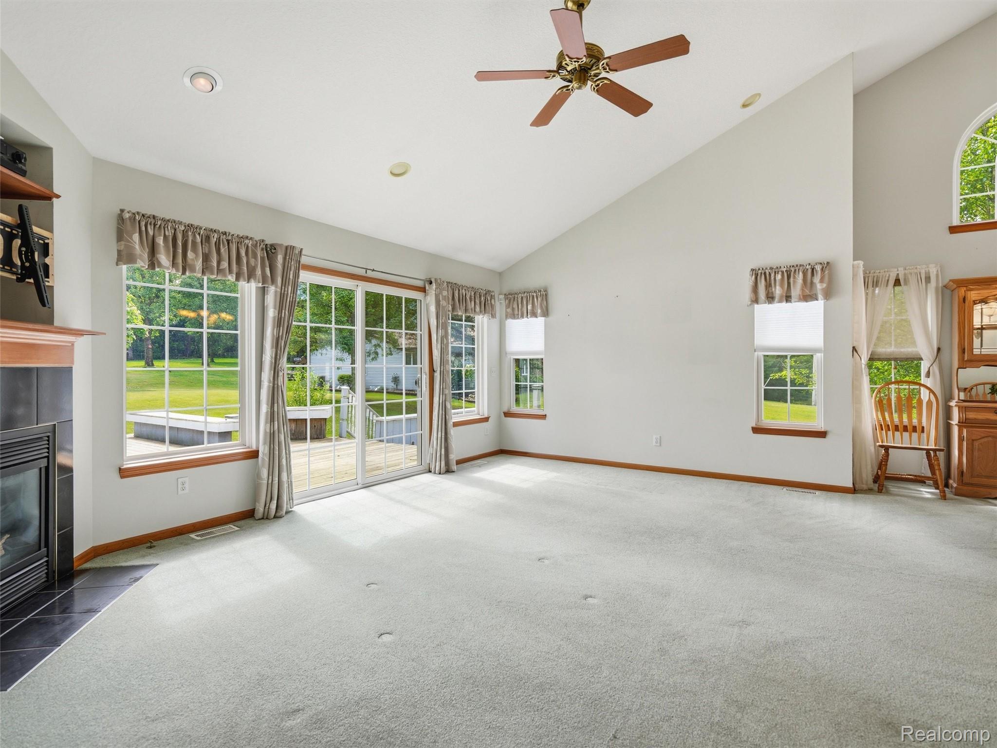 10288 Carmer Road Fenton, MI 48430 - Photo 16 of 52 30-DSC09711.jpg