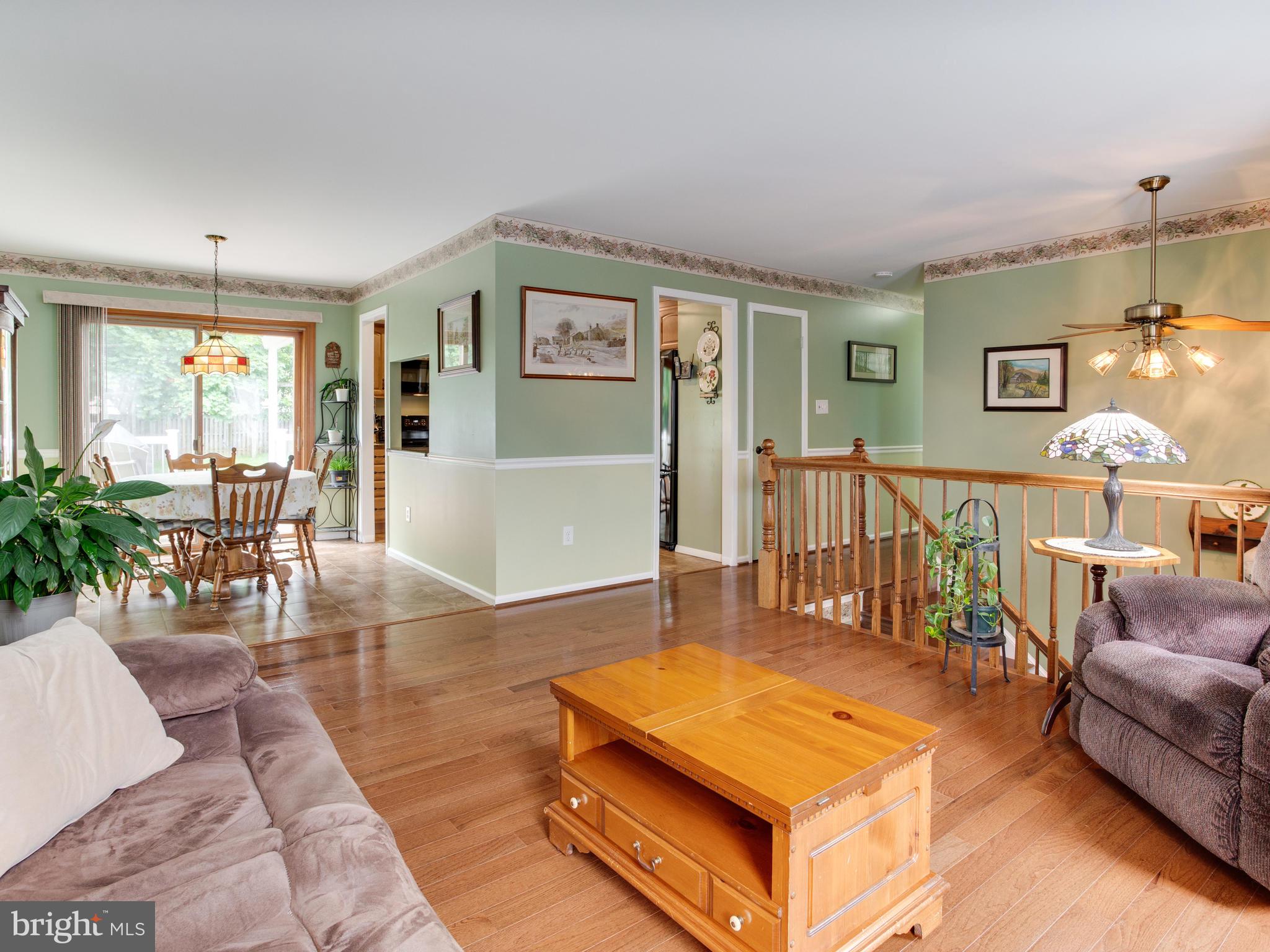 6402 Darwin Road Laurel, MD 20707 - Photo 16 of 44 Living room