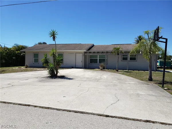 $2,100 | Undisclosed Address, Fort Myers, FL 33967