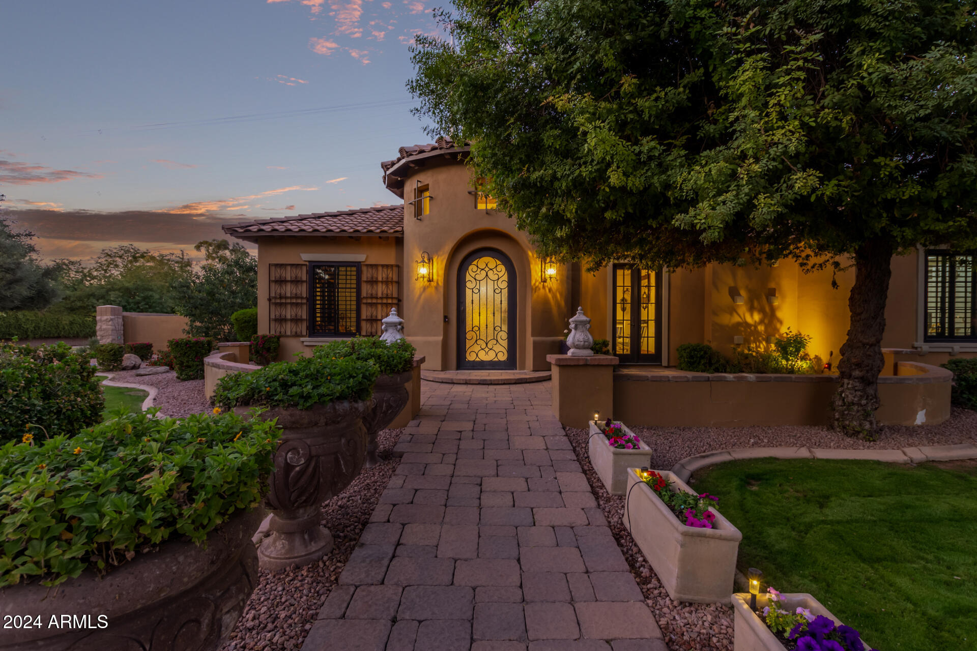 2912 East Vaughn Avenue Gilbert, AZ 85234 - Photo 4 of 55 07 - Vaughn