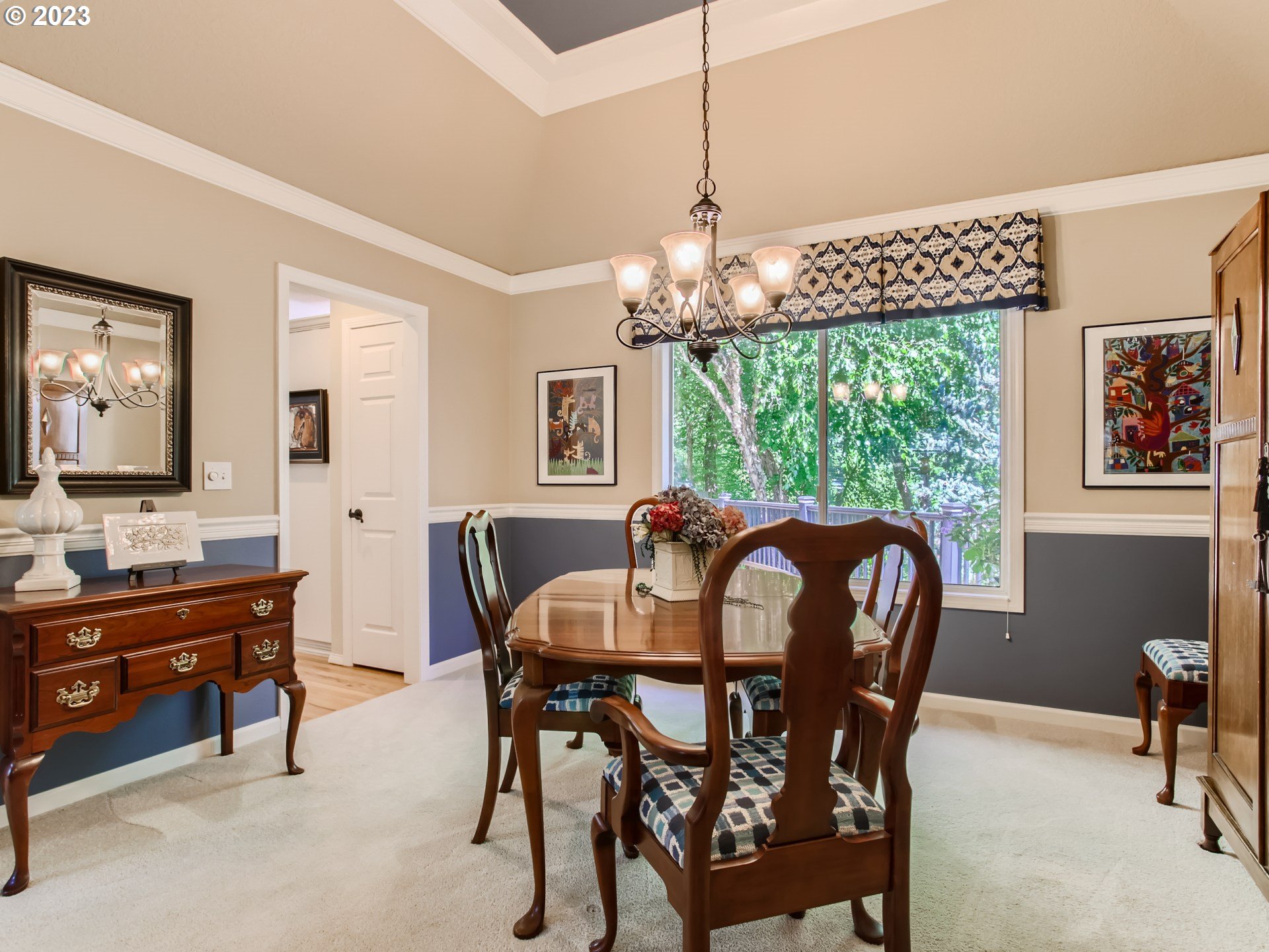 4135 Southwest Comus Street Portland, OR 97219 - Photo 11 of 41 Gallery Image 11