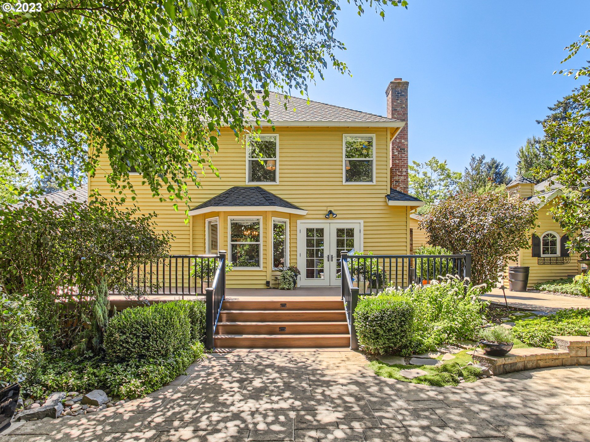 4135 Southwest Comus Street Portland, OR 97219 - Photo 34 of 41 Gallery Image 34
