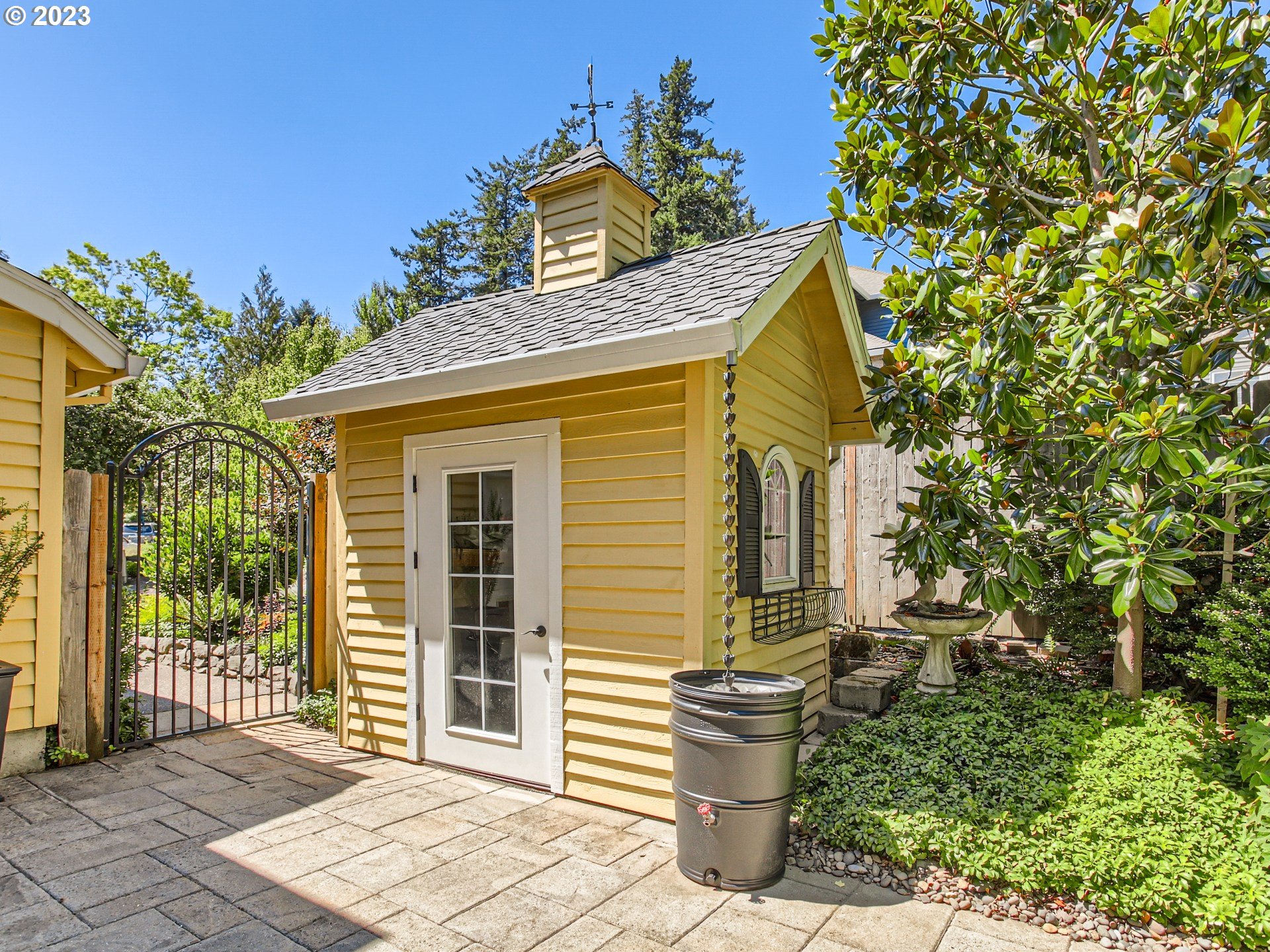 4135 Southwest Comus Street Portland, OR 97219 - Photo 35 of 41 Gallery Image 35