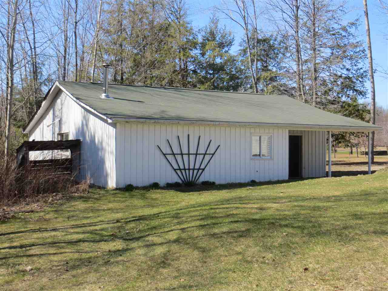 4621 Sterling Road Standish, MI 48658 - Photo 46 of 58 1813618-45.JPG