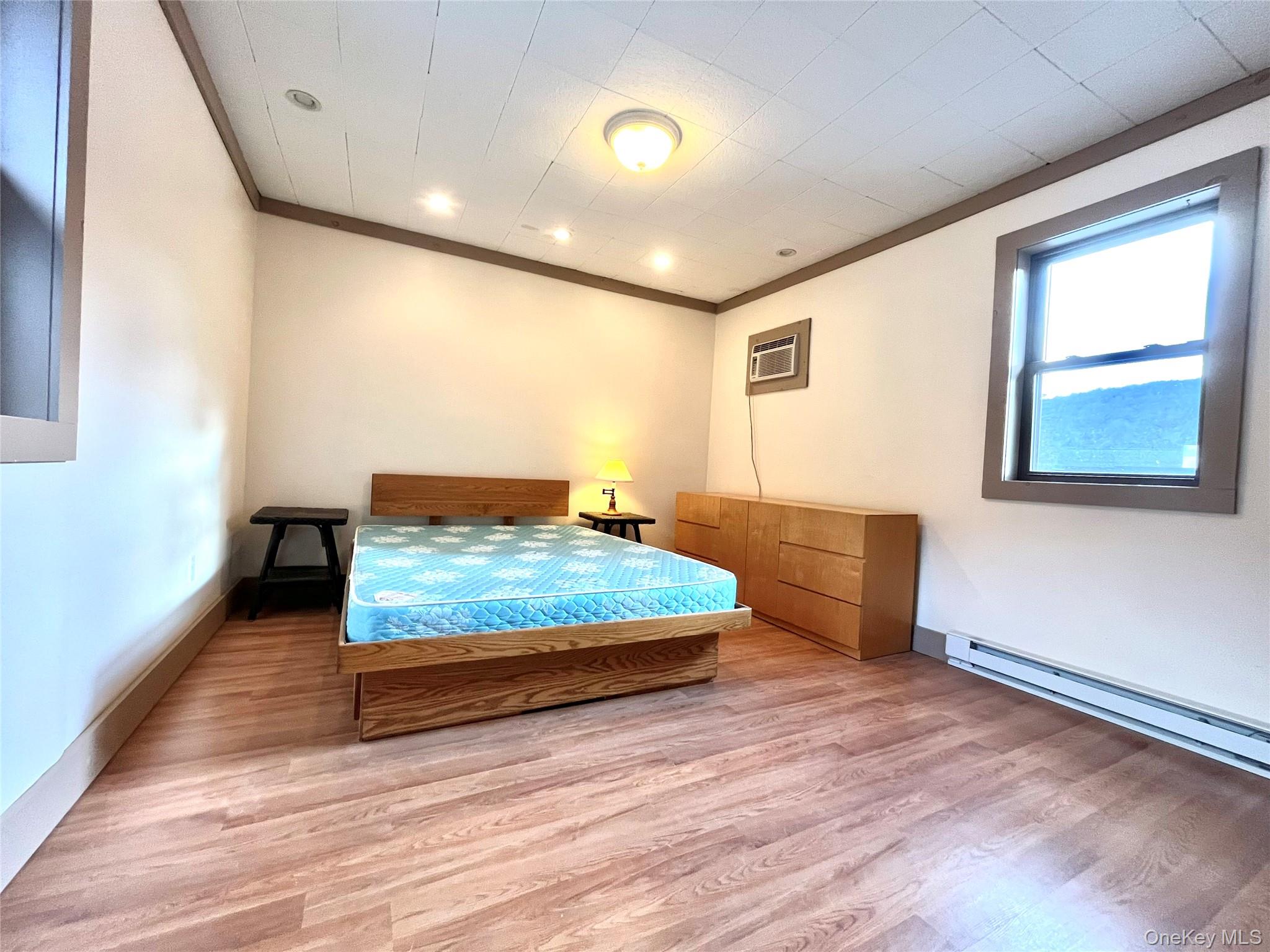 1959 Old Rte 17, Unit PH Roscoe, NY 12776 - Photo 10 of 16 Larger bedroom