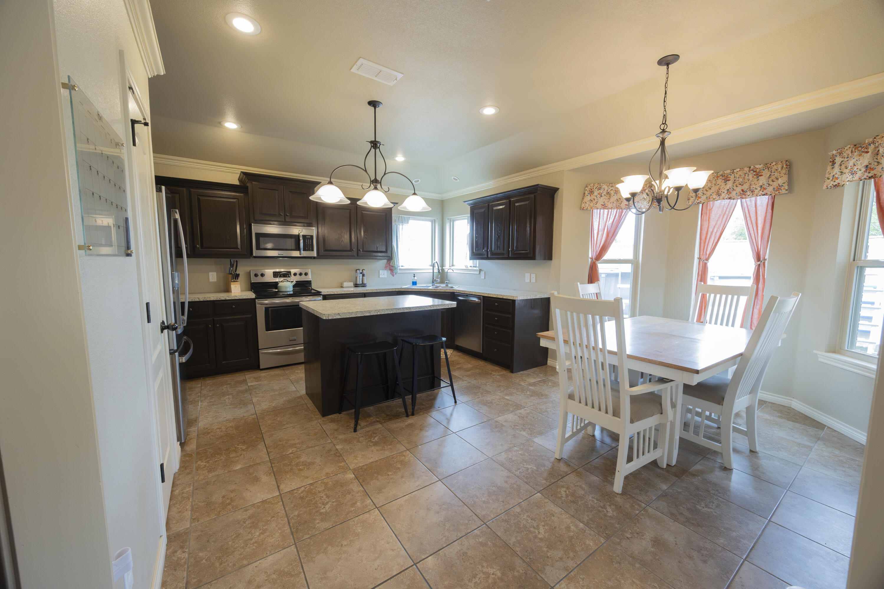 6010 104th Street Lubbock, TX 79424 - Photo 3 of 20 _18A2374