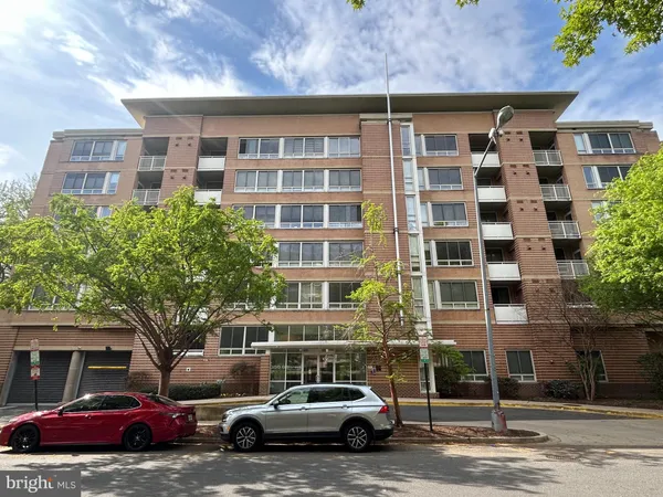 $2,400 | 350 G Street Southwest, Unit N511, Washington, DC 20024