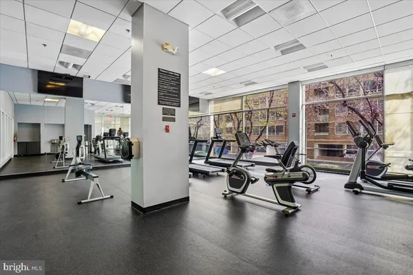 $2,400 | 350 G Street Southwest, Unit N511, Washington, DC 20024