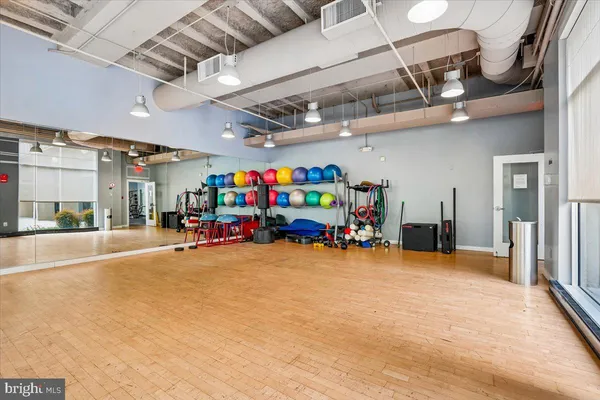 $2,400 | 350 G Street Southwest, Unit N511, Washington, DC 20024