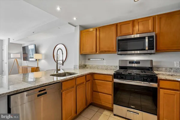 $2,400 | 350 G Street Southwest, Unit N511, Washington, DC 20024