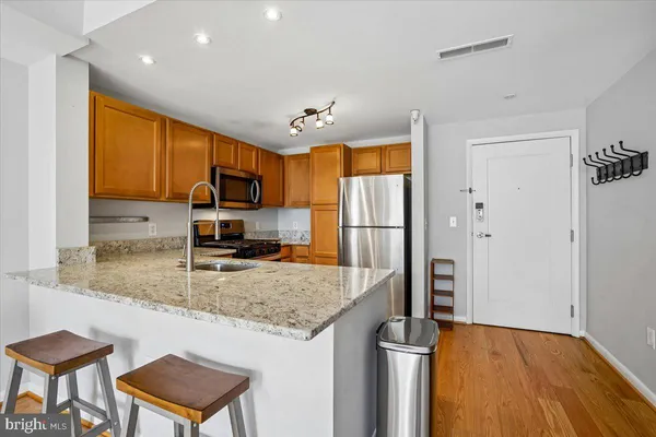 $2,400 | 350 G Street Southwest, Unit N511, Washington, DC 20024