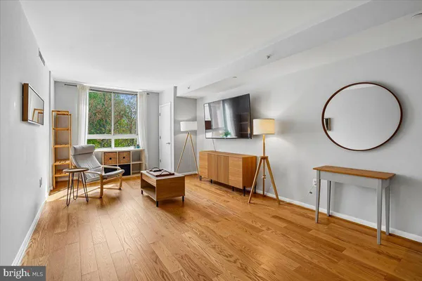 $2,400 | 350 G Street Southwest, Unit N511, Washington, DC 20024