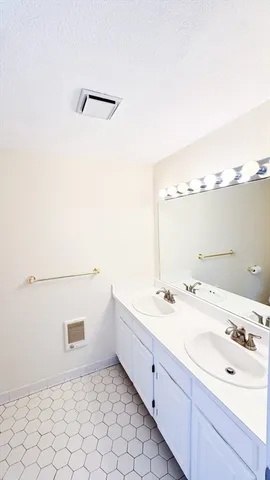 $449,000 | 8 Ledgewood Way, Unit 20, Peabody, MA 01960