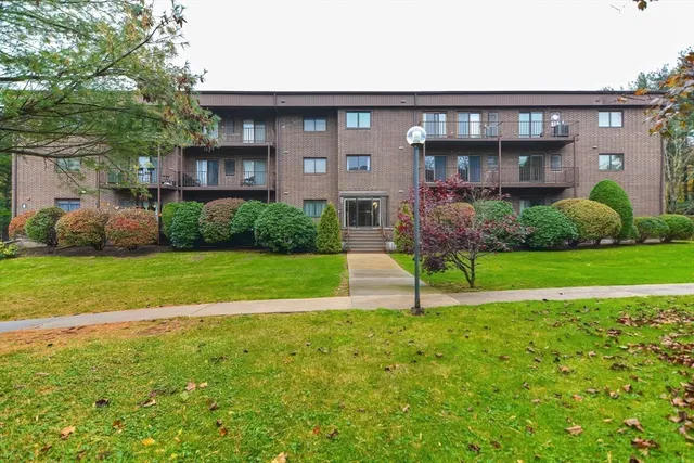 $449,000 | 8 Ledgewood Way, Unit 20, Peabody, MA 01960